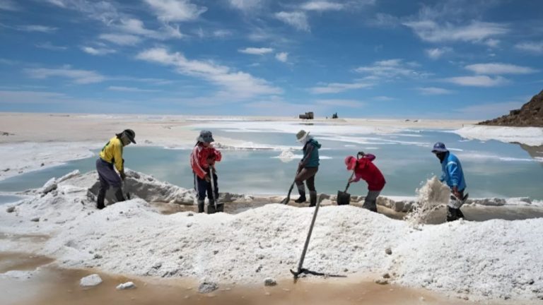 Peru-impulsa-produccion-de-litio-Falchani-y-Quelcaya-recibiran-permisos-de-exploracion