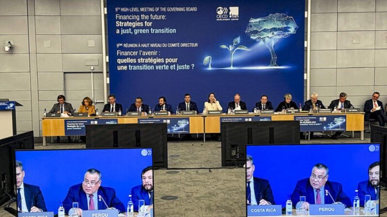 12diciembre_adrianzen_c