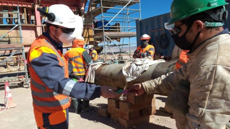 60b8cff688575_890x533