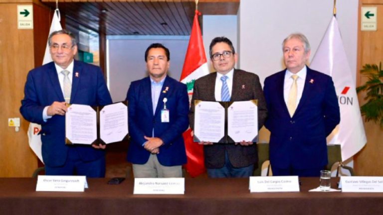 PROINVERSIÓN Y PETROPERÚ