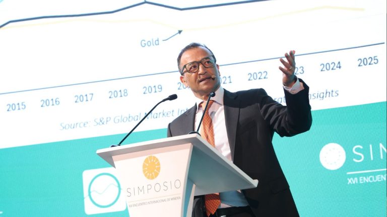 Joe Mazumdar en XVI SIMPOSIO