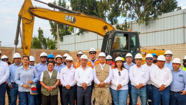 Colocación de la primera piedra
