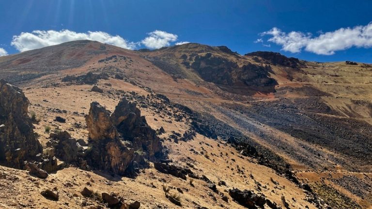 Proyecto aurífero Pico Machay en Perú